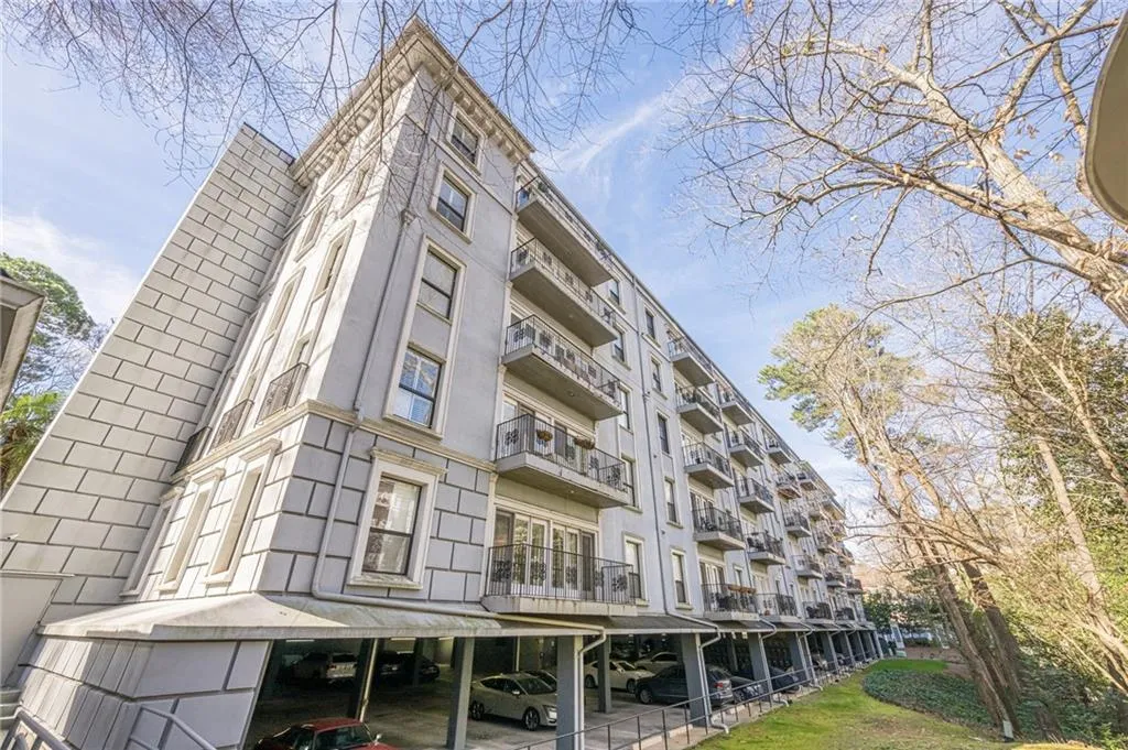 View of apartment building / complex