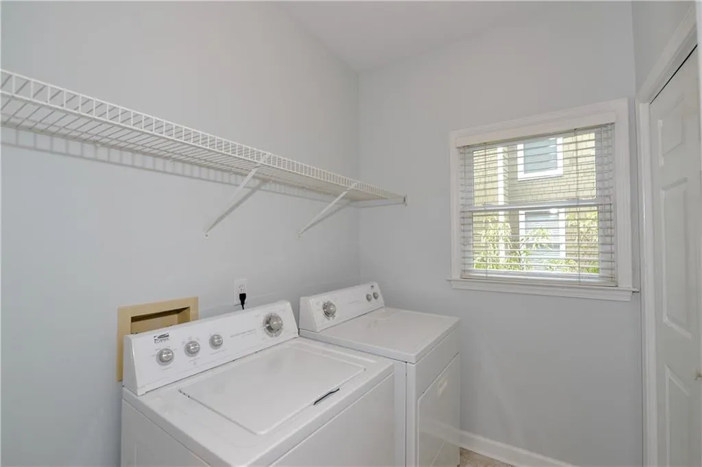 4575 Windsor Park Place, Atlanta, Georgia 30342, 4 Bedrooms Bedrooms, ,2 BathroomsBathrooms,Residential,Sold,4575 Windsor Park Place,6550663