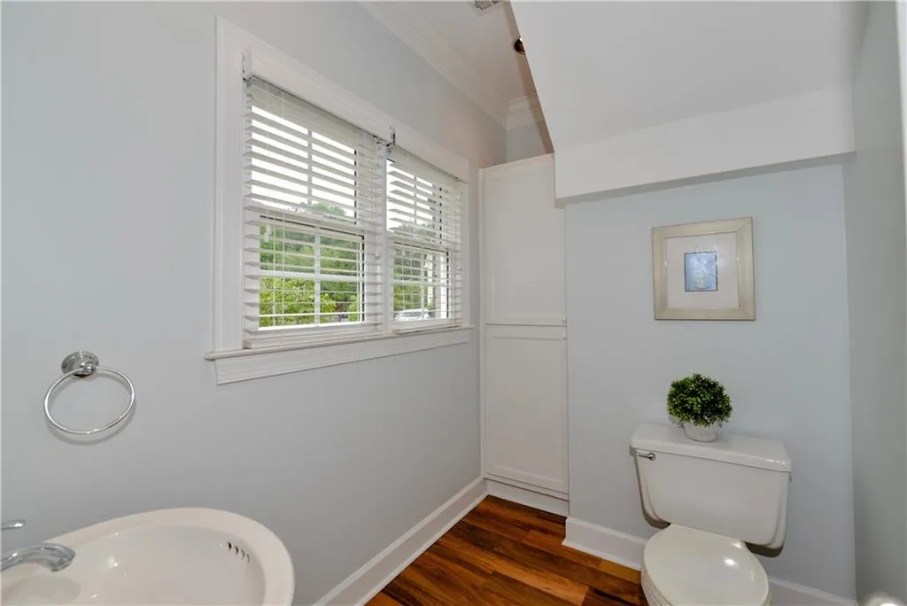 4575 Windsor Park Place, Atlanta, Georgia 30342, 4 Bedrooms Bedrooms, ,2 BathroomsBathrooms,Residential,Sold,4575 Windsor Park Place,6550663