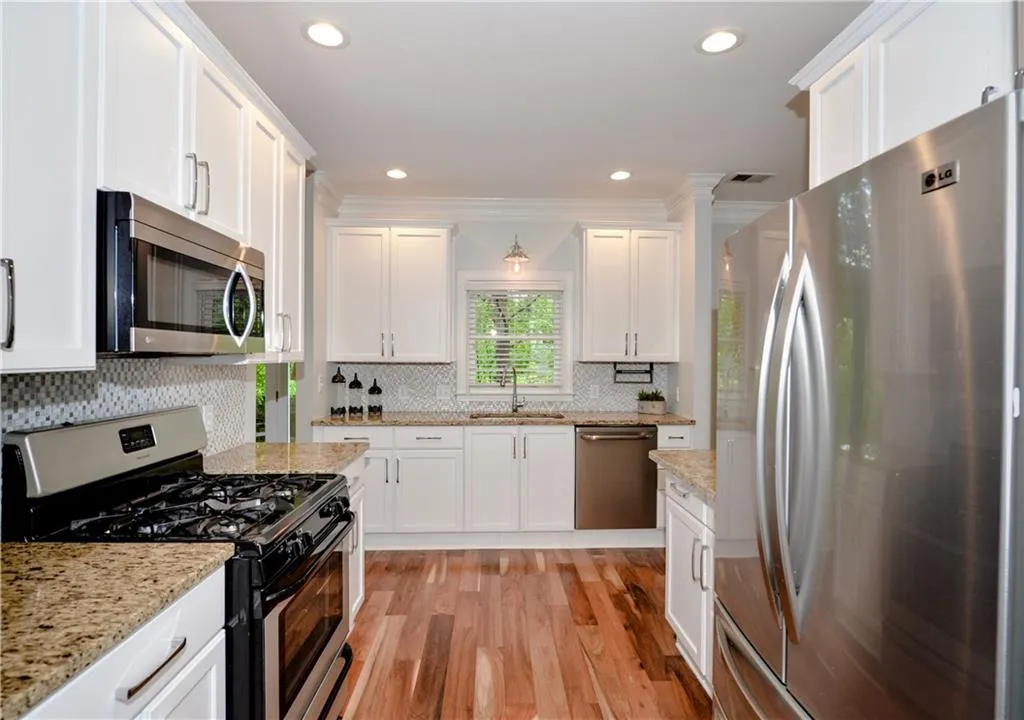 4575 Windsor Park Place, Atlanta, Georgia 30342, 4 Bedrooms Bedrooms, ,2 BathroomsBathrooms,Residential,Sold,4575 Windsor Park Place,6550663