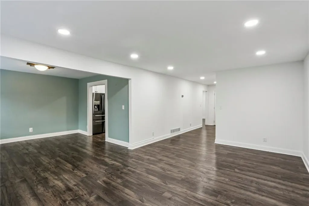 6118 Barfield Road, Atlanta, Georgia 30328, 4 Bedrooms Bedrooms, ,3 BathroomsBathrooms,Residential,For Sale,6118 Barfield Road,7702378