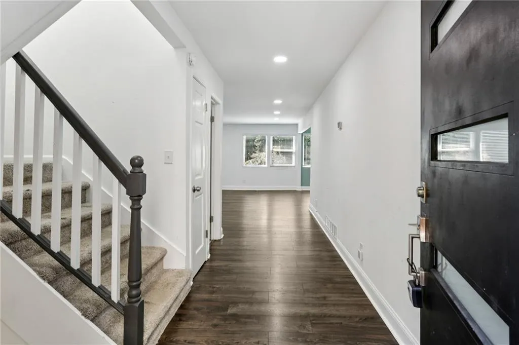 6118 Barfield Road, Atlanta, Georgia 30328, 4 Bedrooms Bedrooms, ,3 BathroomsBathrooms,Residential,For Sale,6118 Barfield Road,7702378