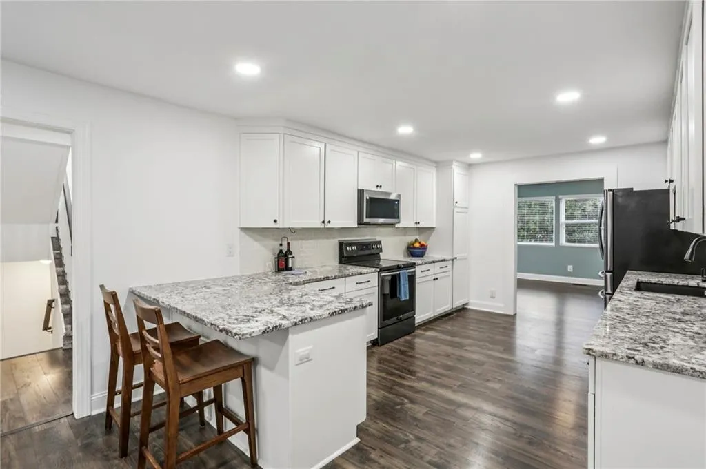 6118 Barfield Road, Atlanta, Georgia 30328, 4 Bedrooms Bedrooms, ,3 BathroomsBathrooms,Residential,For Sale,6118 Barfield Road,7702378