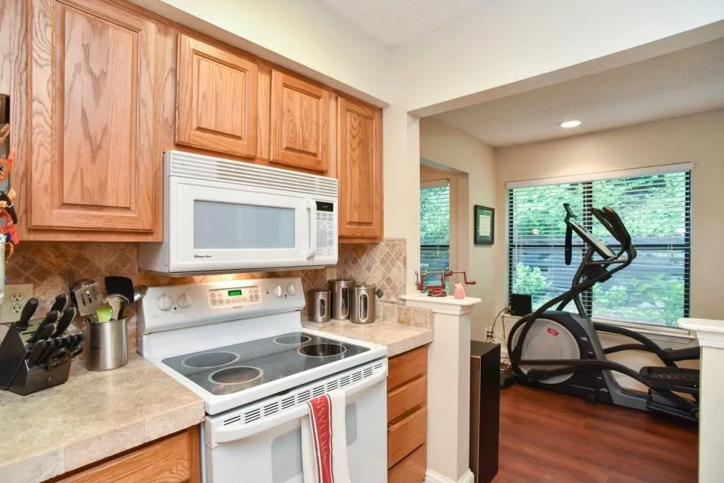 1611 Huntingdon Chase, Sandy Springs, Georgia 30350, 2 Bedrooms Bedrooms, ,2 BathroomsBathrooms,Residential,Sold,1611 Huntingdon Chase,5869078