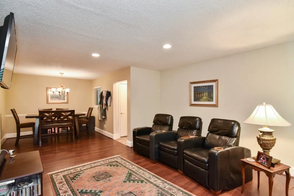 1611 Huntingdon Chase, Sandy Springs, Georgia 30350, 2 Bedrooms Bedrooms, ,2 BathroomsBathrooms,Residential,Sold,1611 Huntingdon Chase,5869078