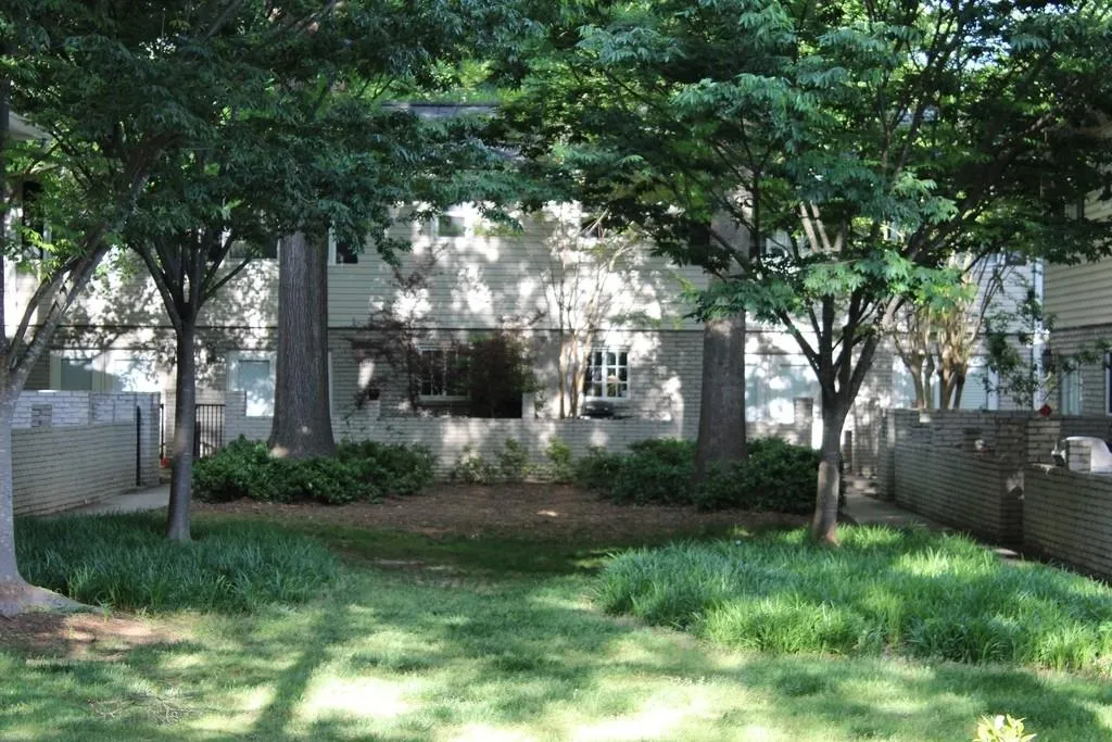 6940 Roswell Road Unit 19d, Atlanta, Georgia 30328, 2 Bedrooms Bedrooms, ,1 BathroomBathrooms,Residential,Sold,6940 Roswell Road Unit 19d,6544956