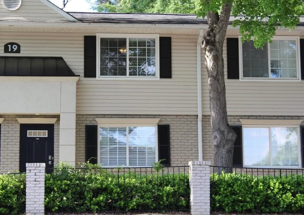 6940 Roswell Road Unit 19d, Atlanta, Georgia 30328, 2 Bedrooms Bedrooms, ,1 BathroomBathrooms,Residential,Sold,6940 Roswell Road Unit 19d,6544956