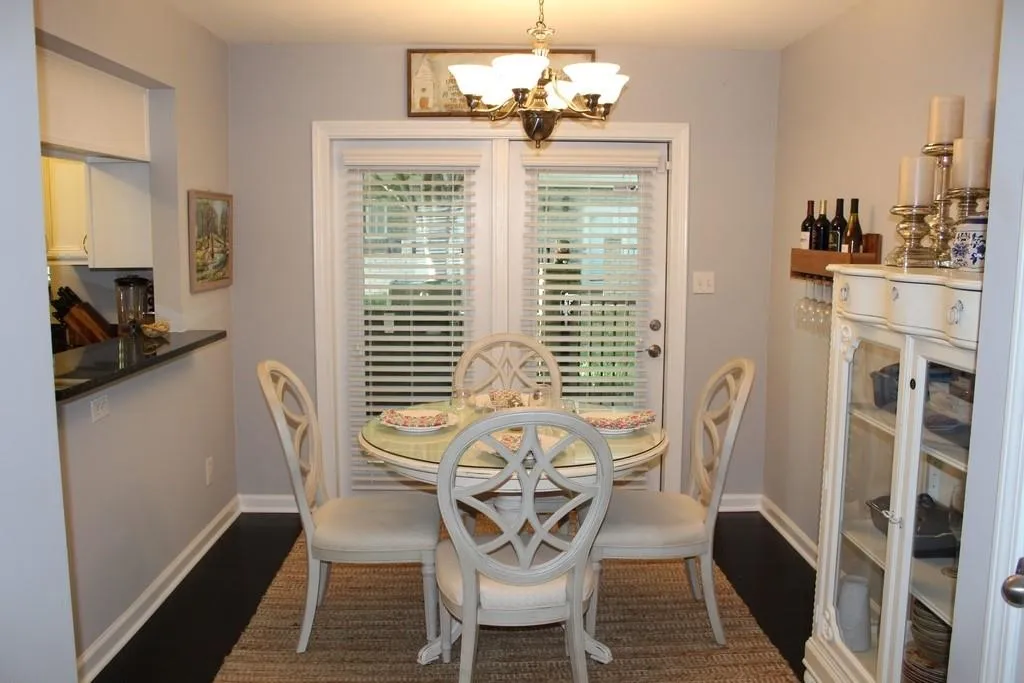 6940 Roswell Road Unit 19d, Atlanta, Georgia 30328, 2 Bedrooms Bedrooms, ,1 BathroomBathrooms,Residential,Sold,6940 Roswell Road Unit 19d,6544956