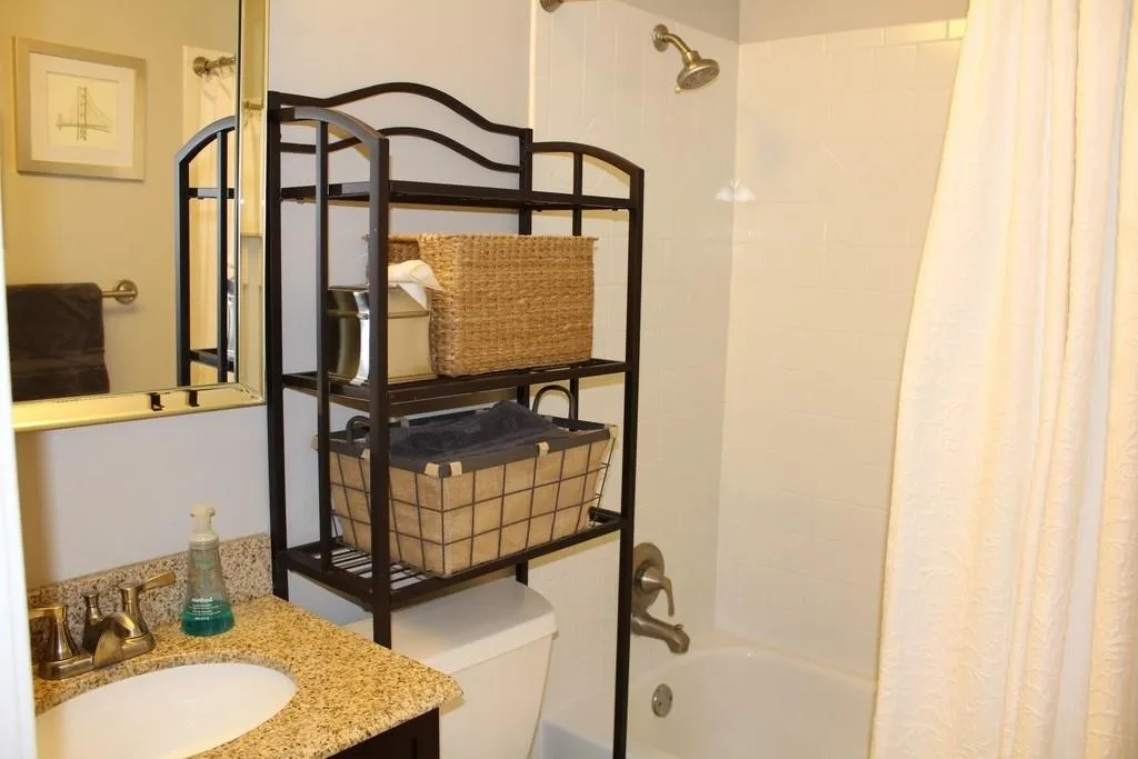 6940 Roswell Road Unit 19d, Atlanta, Georgia 30328, 2 Bedrooms Bedrooms, ,1 BathroomBathrooms,Residential,Sold,6940 Roswell Road Unit 19d,6544956