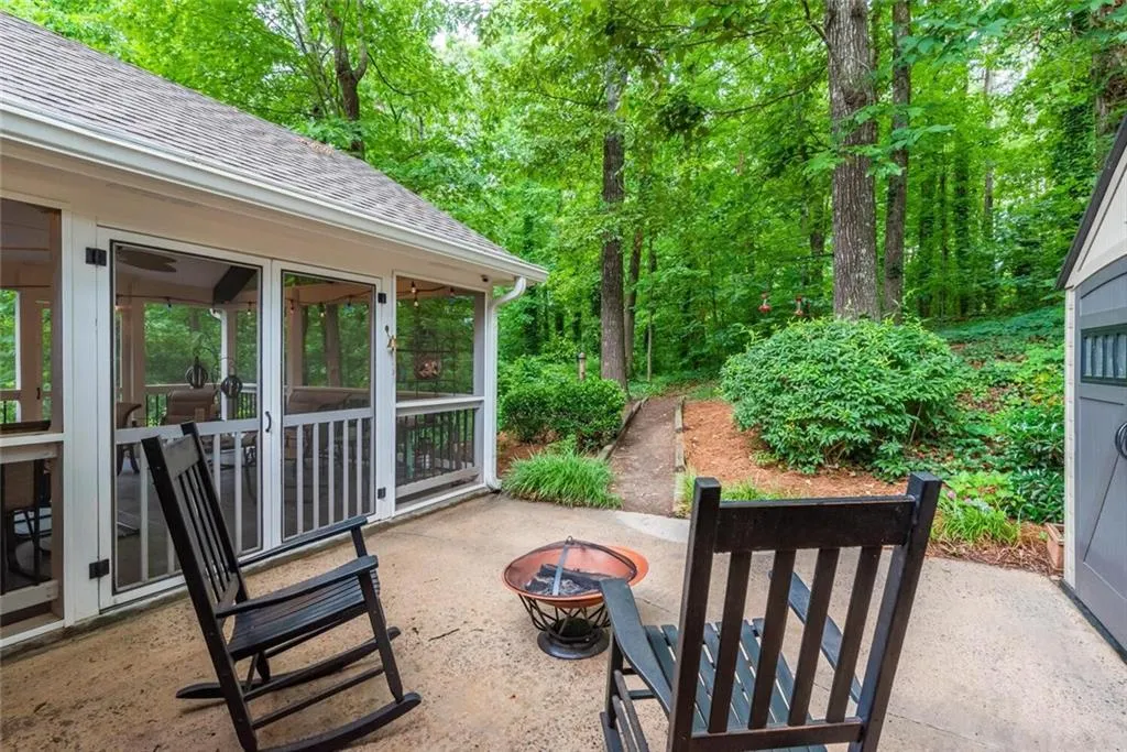 7120 Dunhill Terrace Ne, Sandy Springs, Georgia 30328, 3 Bedrooms Bedrooms, ,2 BathroomsBathrooms,Residential,Sold,7120 Dunhill Terrace Ne,6895511