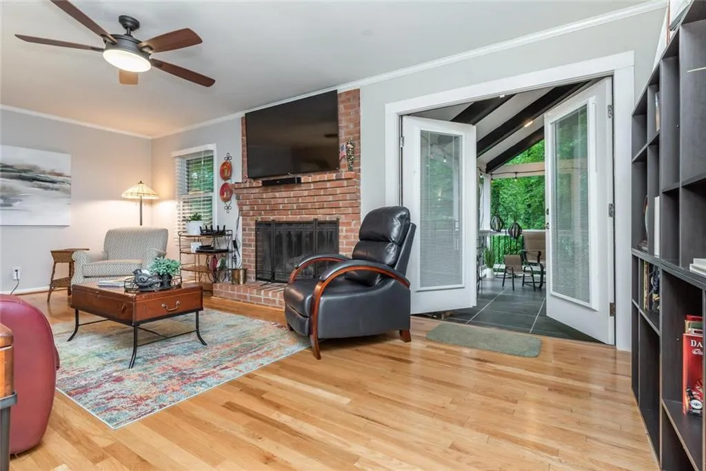7120 Dunhill Terrace Ne, Sandy Springs, Georgia 30328, 3 Bedrooms Bedrooms, ,2 BathroomsBathrooms,Residential,Sold,7120 Dunhill Terrace Ne,6895511
