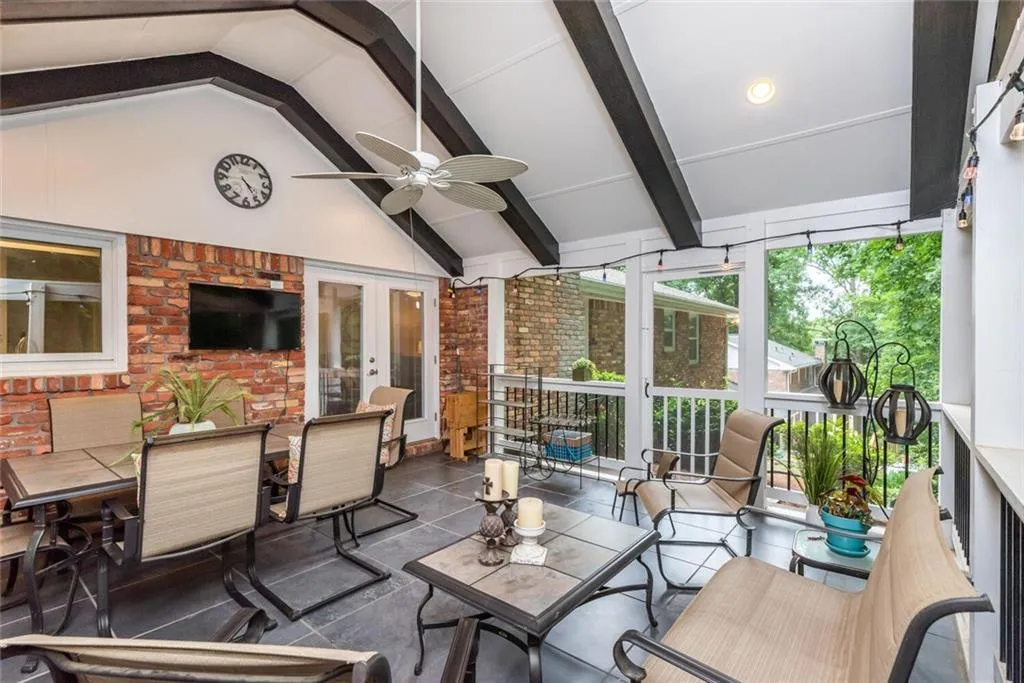 7120 Dunhill Terrace Ne, Sandy Springs, Georgia 30328, 3 Bedrooms Bedrooms, ,2 BathroomsBathrooms,Residential,Sold,7120 Dunhill Terrace Ne,6895511