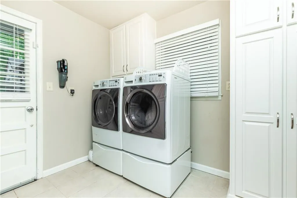 7120 Dunhill Terrace Ne, Sandy Springs, Georgia 30328, 3 Bedrooms Bedrooms, ,2 BathroomsBathrooms,Residential,Sold,7120 Dunhill Terrace Ne,6895511