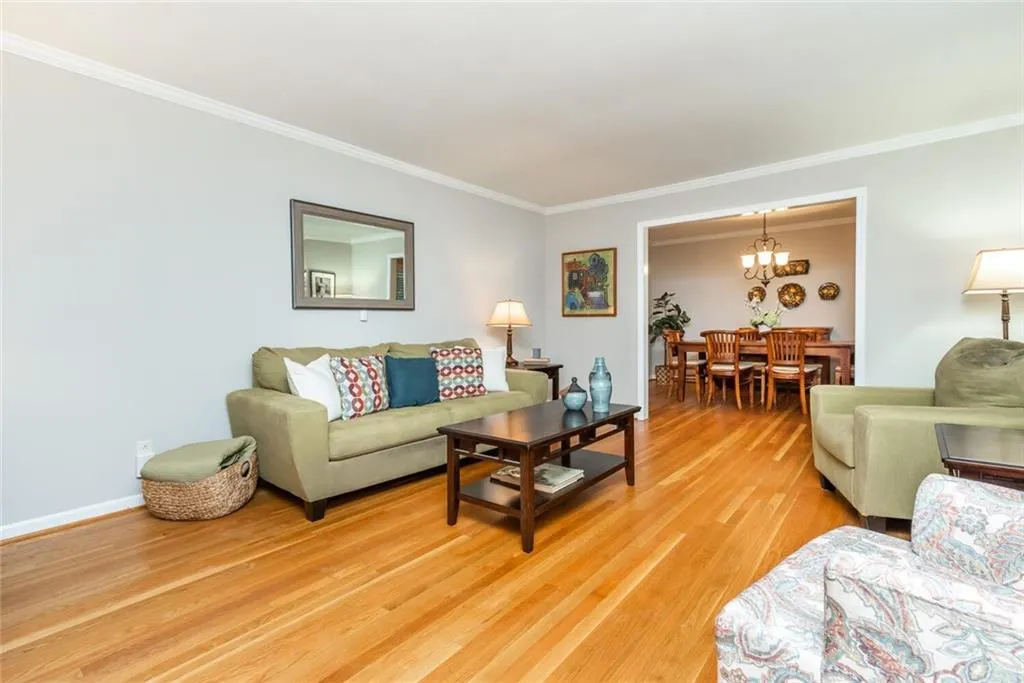 7120 Dunhill Terrace Ne, Sandy Springs, Georgia 30328, 3 Bedrooms Bedrooms, ,2 BathroomsBathrooms,Residential,Sold,7120 Dunhill Terrace Ne,6895511