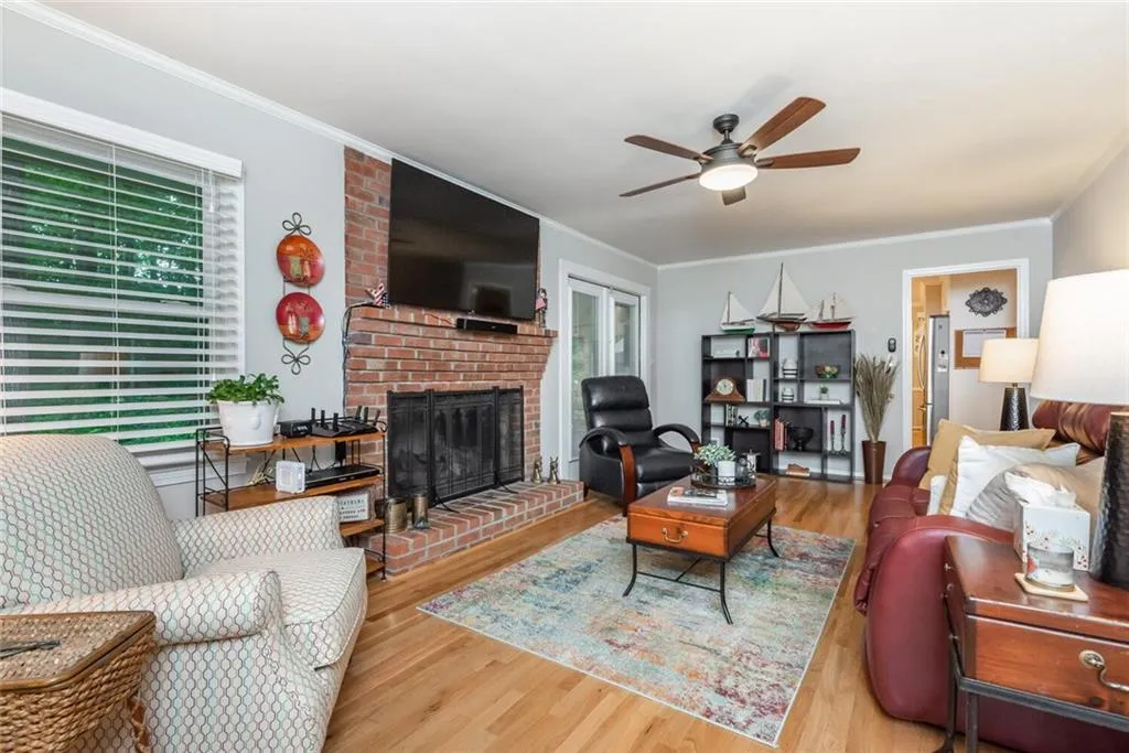 7120 Dunhill Terrace Ne, Sandy Springs, Georgia 30328, 3 Bedrooms Bedrooms, ,2 BathroomsBathrooms,Residential,Sold,7120 Dunhill Terrace Ne,6895511