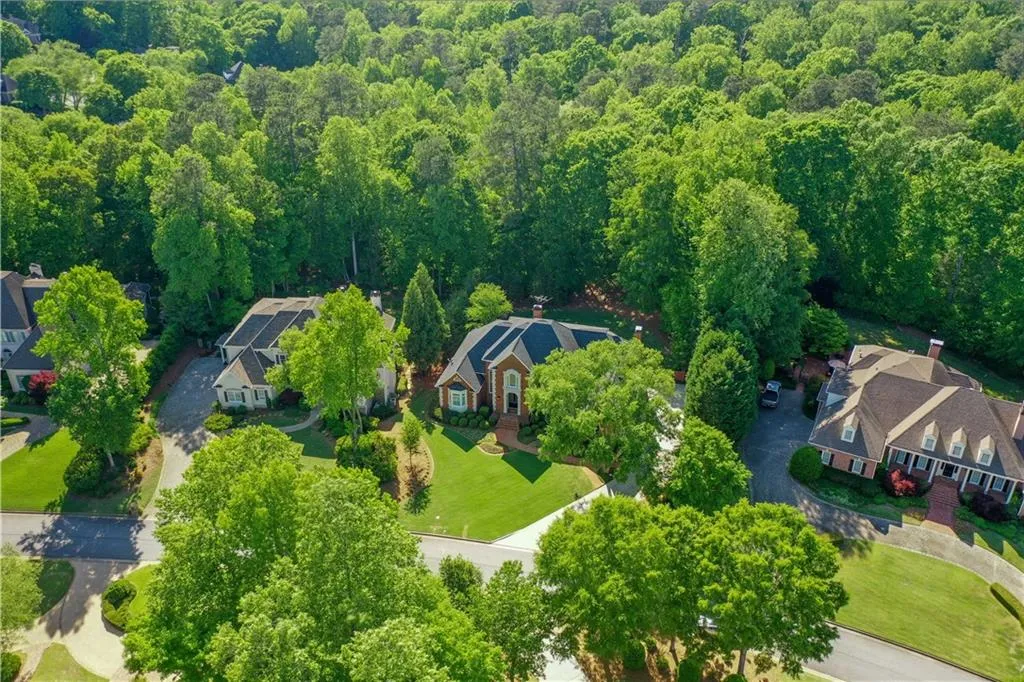 8440 Lazy Oaks Court, Atlanta, Georgia 30350, 6 Bedrooms Bedrooms, ,5 BathroomsBathrooms,Residential,Sold,8440 Lazy Oaks Court,6879320