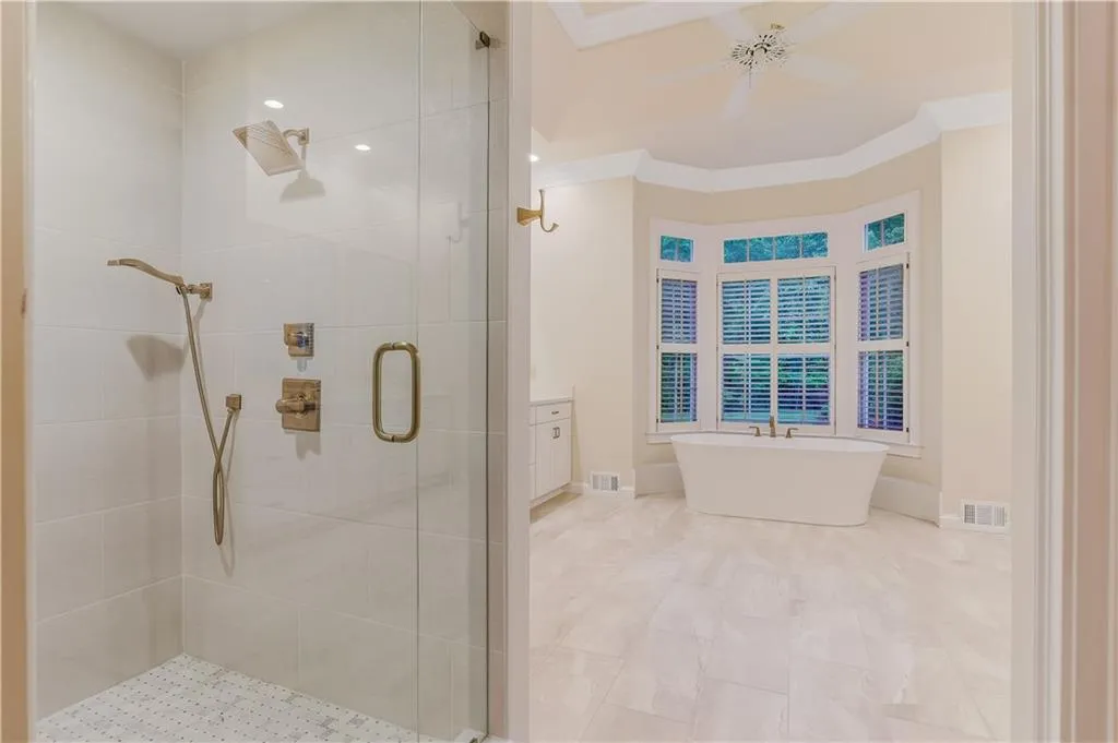 8440 Lazy Oaks Court, Atlanta, Georgia 30350, 6 Bedrooms Bedrooms, ,5 BathroomsBathrooms,Residential,Sold,8440 Lazy Oaks Court,6879320