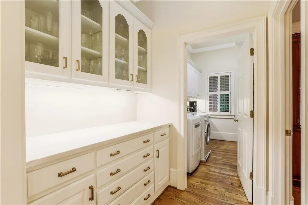 8440 Lazy Oaks Court, Atlanta, Georgia 30350, 6 Bedrooms Bedrooms, ,5 BathroomsBathrooms,Residential,Sold,8440 Lazy Oaks Court,6879320