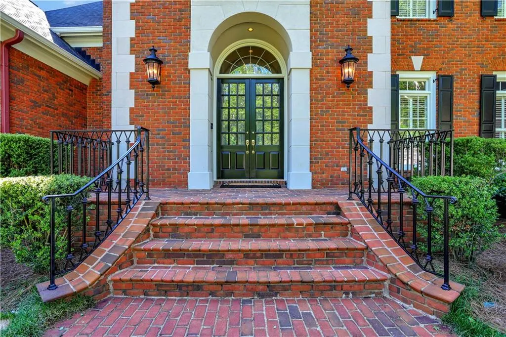 8440 Lazy Oaks Court, Atlanta, Georgia 30350, 6 Bedrooms Bedrooms, ,5 BathroomsBathrooms,Residential,Sold,8440 Lazy Oaks Court,6879320