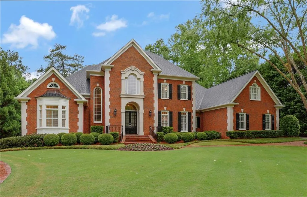 8440 Lazy Oaks Court, Atlanta, Georgia 30350, 6 Bedrooms Bedrooms, ,5 BathroomsBathrooms,Residential,Sold,8440 Lazy Oaks Court,6879320