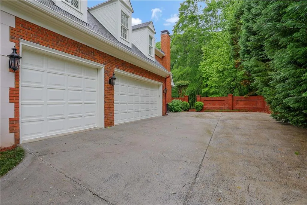 8440 Lazy Oaks Court, Atlanta, Georgia 30350, 6 Bedrooms Bedrooms, ,5 BathroomsBathrooms,Residential,Sold,8440 Lazy Oaks Court,6879320