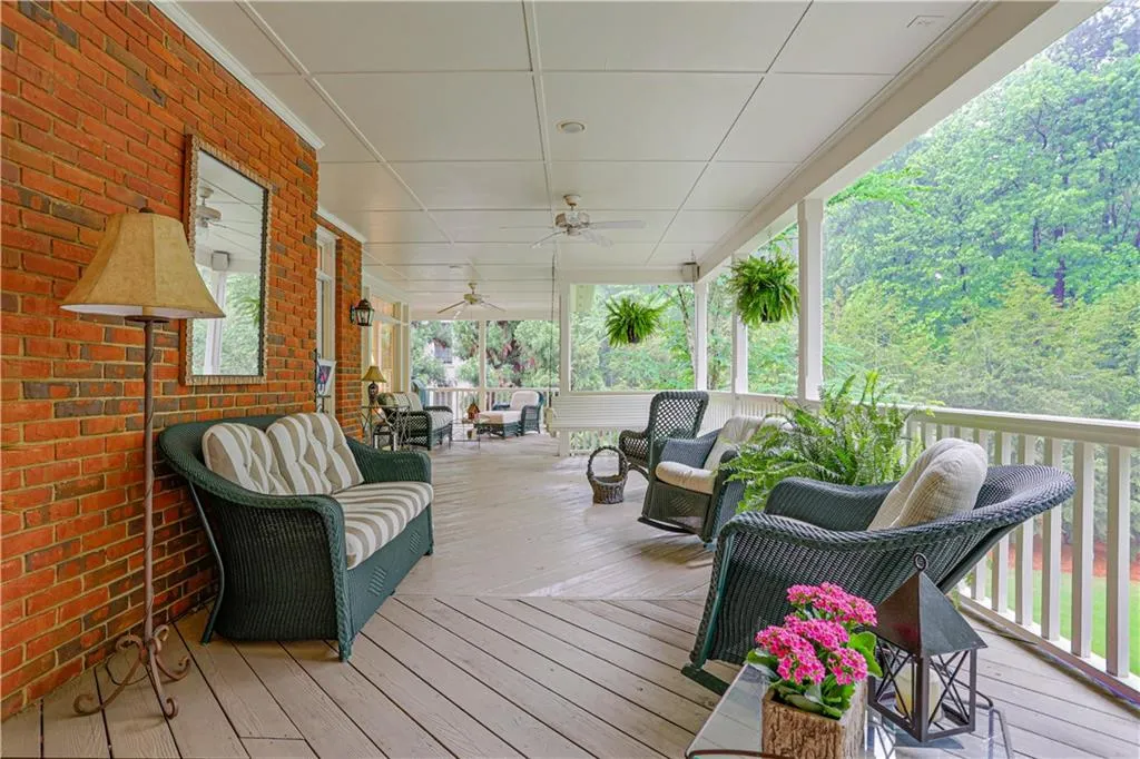 8440 Lazy Oaks Court, Atlanta, Georgia 30350, 6 Bedrooms Bedrooms, ,5 BathroomsBathrooms,Residential,Sold,8440 Lazy Oaks Court,6879320