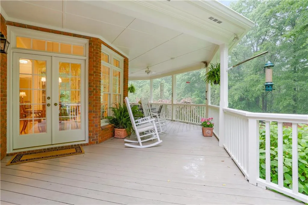 8440 Lazy Oaks Court, Atlanta, Georgia 30350, 6 Bedrooms Bedrooms, ,5 BathroomsBathrooms,Residential,Sold,8440 Lazy Oaks Court,6879320