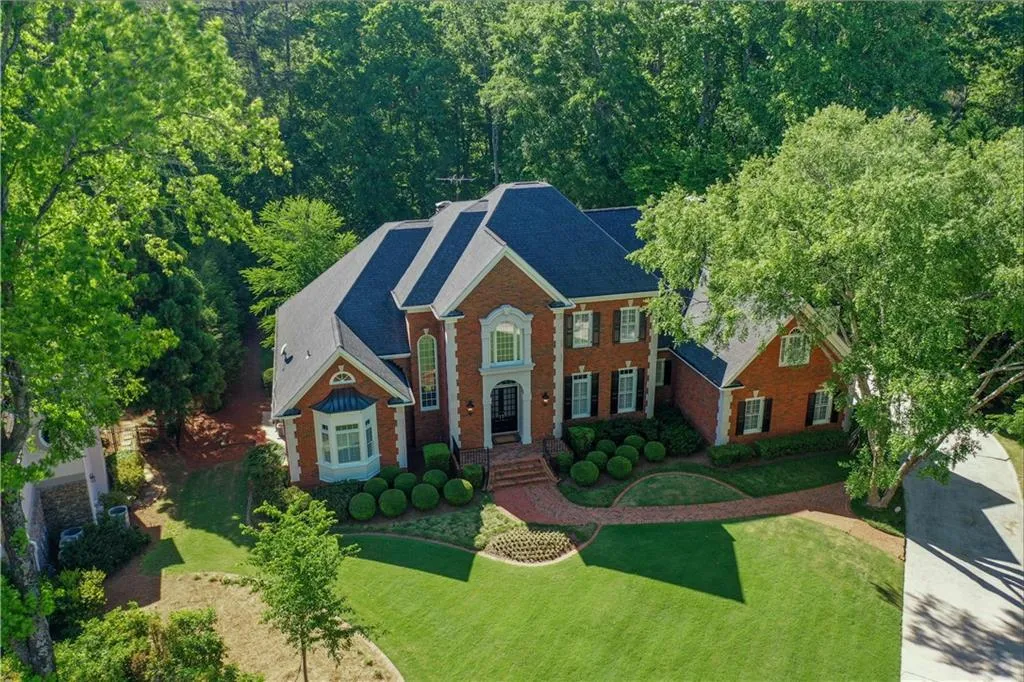 8440 Lazy Oaks Court, Atlanta, Georgia 30350, 6 Bedrooms Bedrooms, ,5 BathroomsBathrooms,Residential,Sold,8440 Lazy Oaks Court,6879320