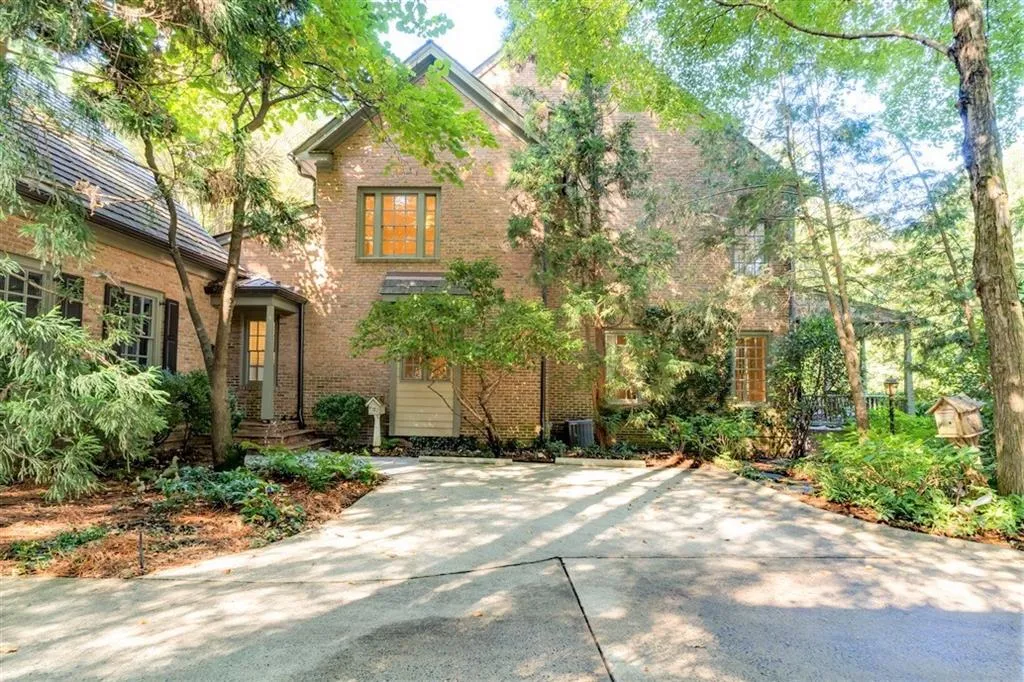 40 Old Vermont Place, Sandy Springs, Georgia 30328, 7 Bedrooms Bedrooms, ,6 BathroomsBathrooms,Residential,Sold,40 Old Vermont Place,6620673