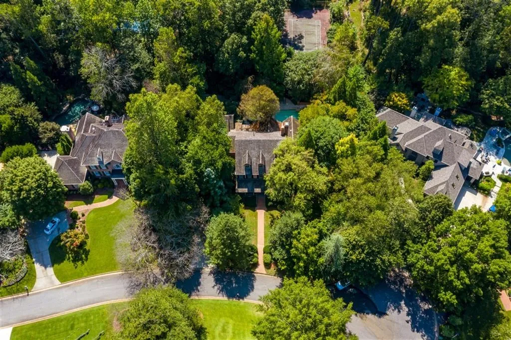 40 Old Vermont Place, Sandy Springs, Georgia 30328, 7 Bedrooms Bedrooms, ,6 BathroomsBathrooms,Residential,Sold,40 Old Vermont Place,6620673