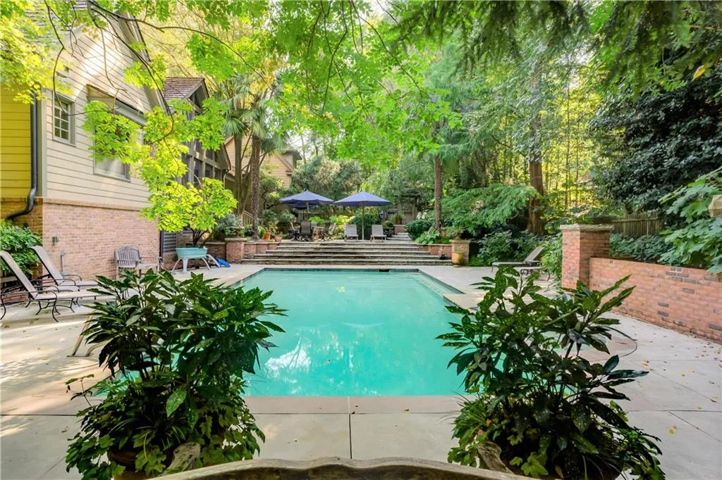 40 Old Vermont Place, Sandy Springs, Georgia 30328, 7 Bedrooms Bedrooms, ,6 BathroomsBathrooms,Residential,Sold,40 Old Vermont Place,6620673
