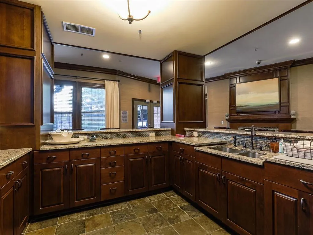 901 Abernathy Road Ne Unit 3250, Atlanta, Georgia 30328, 3 Bedrooms Bedrooms, ,2 BathroomsBathrooms,Residential,Sold,901 Abernathy Road Ne Unit 3250,6962166