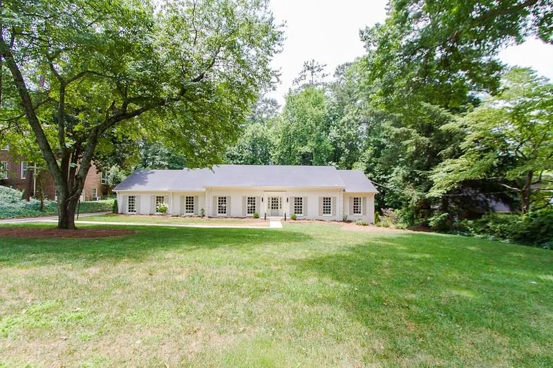 6180 Mountain Brook Way, Sandy Springs, Georgia 30328, 4 Bedrooms Bedrooms, ,3 BathroomsBathrooms,Residential,Sold,6180 Mountain Brook Way,5561710
