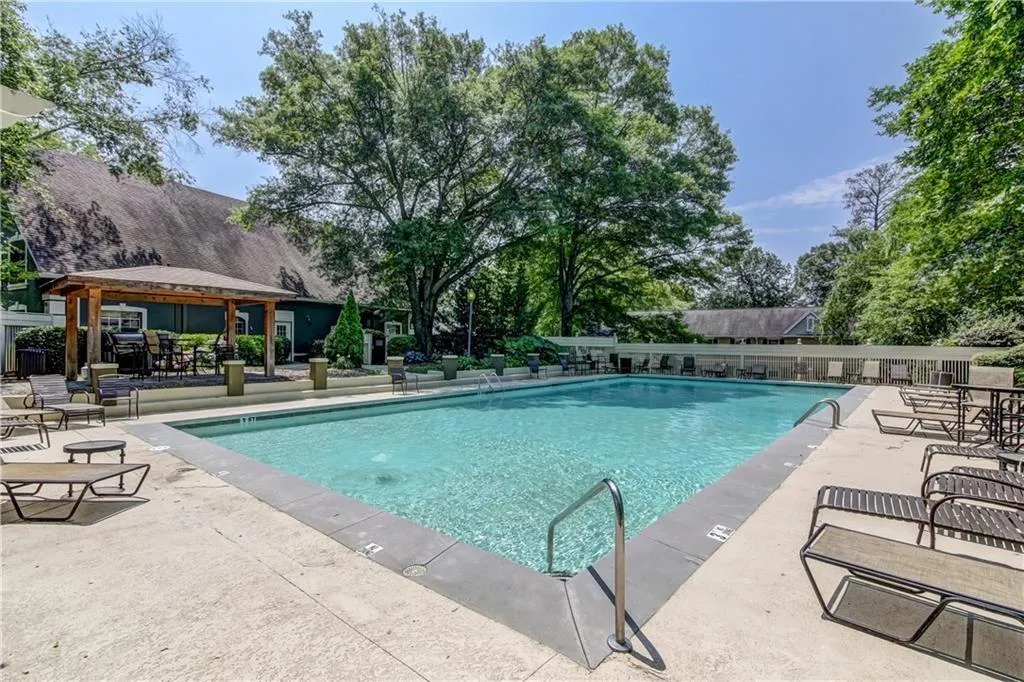 6900 Roswell Road Unit N13, Atlanta, Georgia 30328, 2 Bedrooms Bedrooms, ,2 BathroomsBathrooms,Residential,Sold,6900 Roswell Road Unit N13,6514780