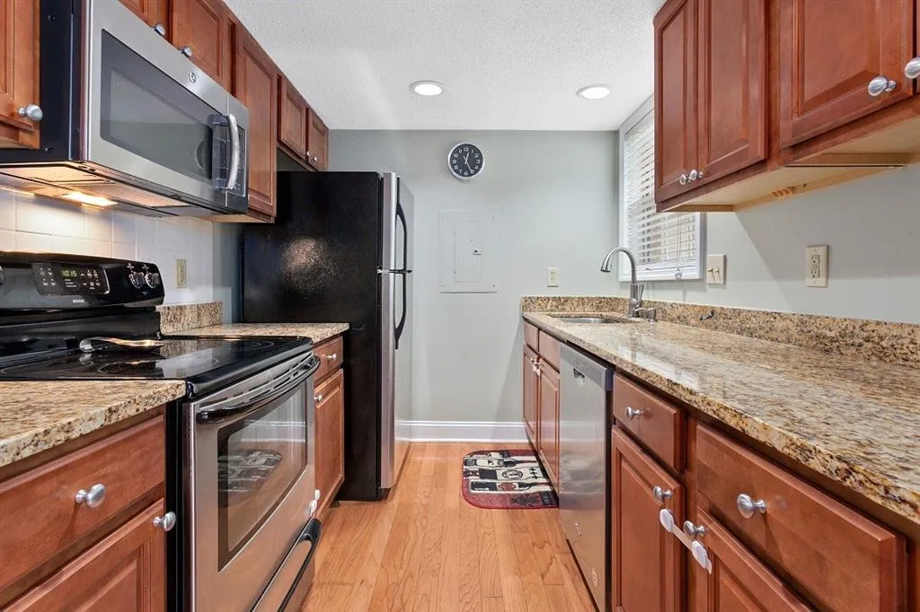 6900 Roswell Road Unit N13, Atlanta, Georgia 30328, 2 Bedrooms Bedrooms, ,2 BathroomsBathrooms,Residential,Sold,6900 Roswell Road Unit N13,6514780