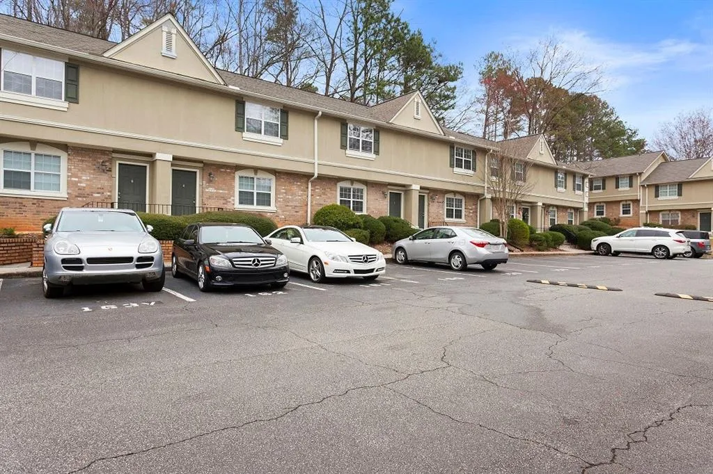 6900 Roswell Road Unit N13, Atlanta, Georgia 30328, 2 Bedrooms Bedrooms, ,2 BathroomsBathrooms,Residential,Sold,6900 Roswell Road Unit N13,6514780
