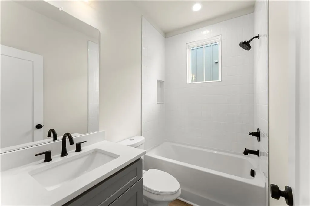 1125 Knight Walk, Atlanta, Georgia 30318, 2 Bedrooms Bedrooms, ,2 BathroomsBathrooms,Residential,For Sale,1125 Knight Walk,7617225