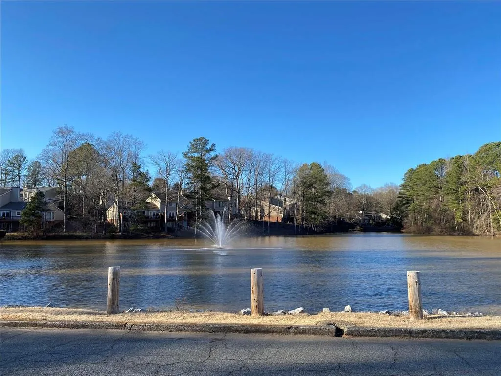 60 Dunwoody Springs Drive, Atlanta, Georgia 30328, 2 Bedrooms Bedrooms, ,2 BathroomsBathrooms,Residential,Sold,60 Dunwoody Springs Drive,7004857