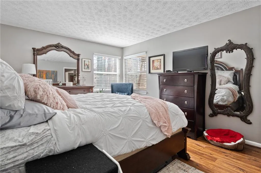 60 Dunwoody Springs Drive, Atlanta, Georgia 30328, 2 Bedrooms Bedrooms, ,2 BathroomsBathrooms,Residential,Sold,60 Dunwoody Springs Drive,7004857