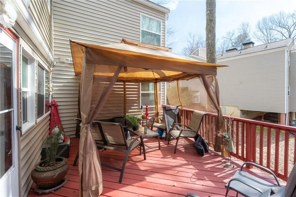 60 Dunwoody Springs Drive, Atlanta, Georgia 30328, 2 Bedrooms Bedrooms, ,2 BathroomsBathrooms,Residential,Sold,60 Dunwoody Springs Drive,7004857