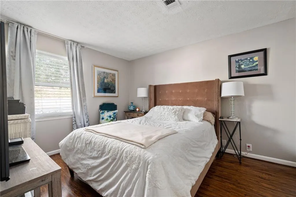 60 Dunwoody Springs Drive, Atlanta, Georgia 30328, 2 Bedrooms Bedrooms, ,2 BathroomsBathrooms,Residential,Sold,60 Dunwoody Springs Drive,7004857