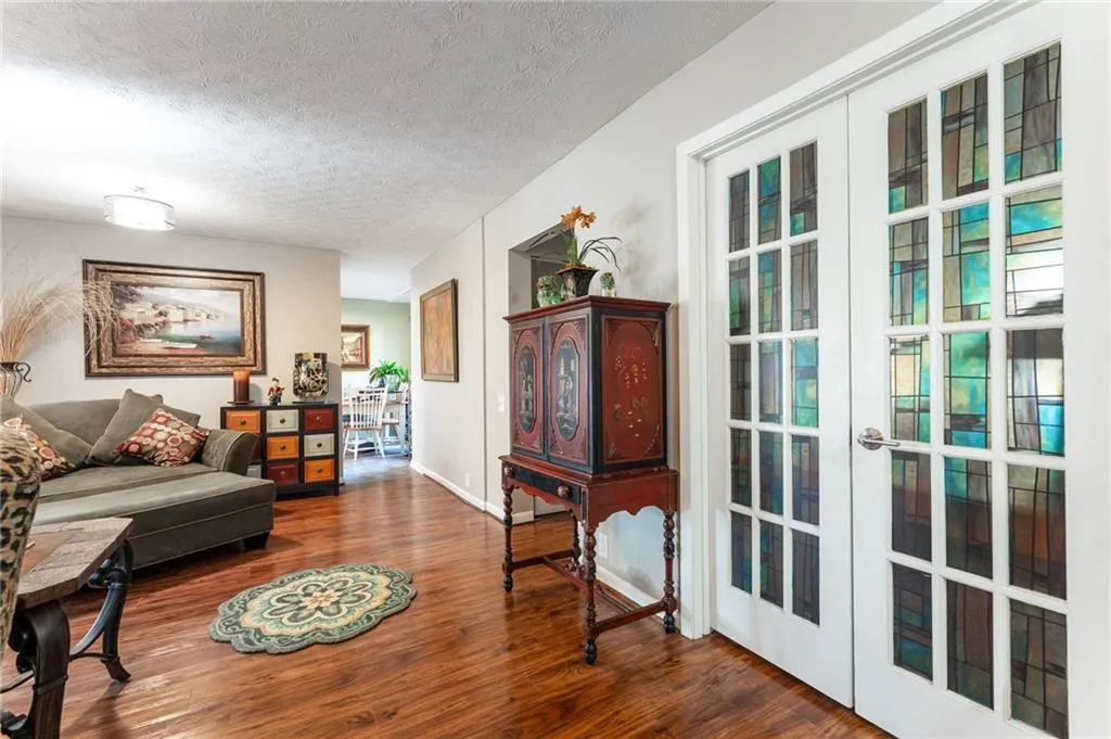 60 Dunwoody Springs Drive, Atlanta, Georgia 30328, 2 Bedrooms Bedrooms, ,2 BathroomsBathrooms,Residential,Sold,60 Dunwoody Springs Drive,7004857