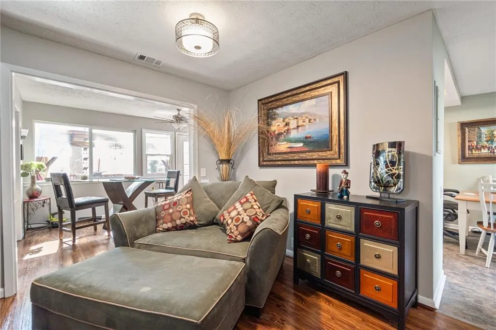 60 Dunwoody Springs Drive, Atlanta, Georgia 30328, 2 Bedrooms Bedrooms, ,2 BathroomsBathrooms,Residential,Sold,60 Dunwoody Springs Drive,7004857