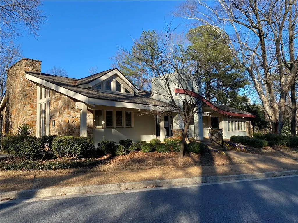 60 Dunwoody Springs Drive, Atlanta, Georgia 30328, 2 Bedrooms Bedrooms, ,2 BathroomsBathrooms,Residential,Sold,60 Dunwoody Springs Drive,7004857