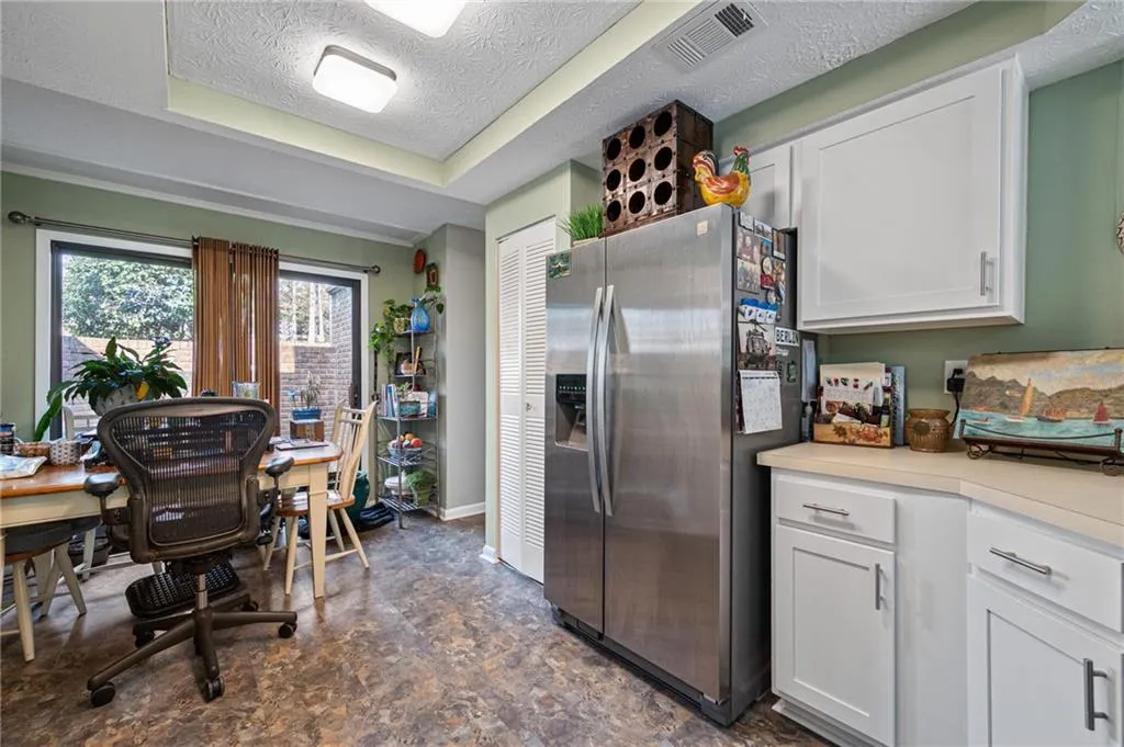 60 Dunwoody Springs Drive, Atlanta, Georgia 30328, 2 Bedrooms Bedrooms, ,2 BathroomsBathrooms,Residential,Sold,60 Dunwoody Springs Drive,7004857