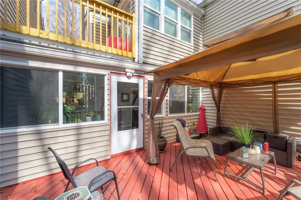 60 Dunwoody Springs Drive, Atlanta, Georgia 30328, 2 Bedrooms Bedrooms, ,2 BathroomsBathrooms,Residential,Sold,60 Dunwoody Springs Drive,7004857