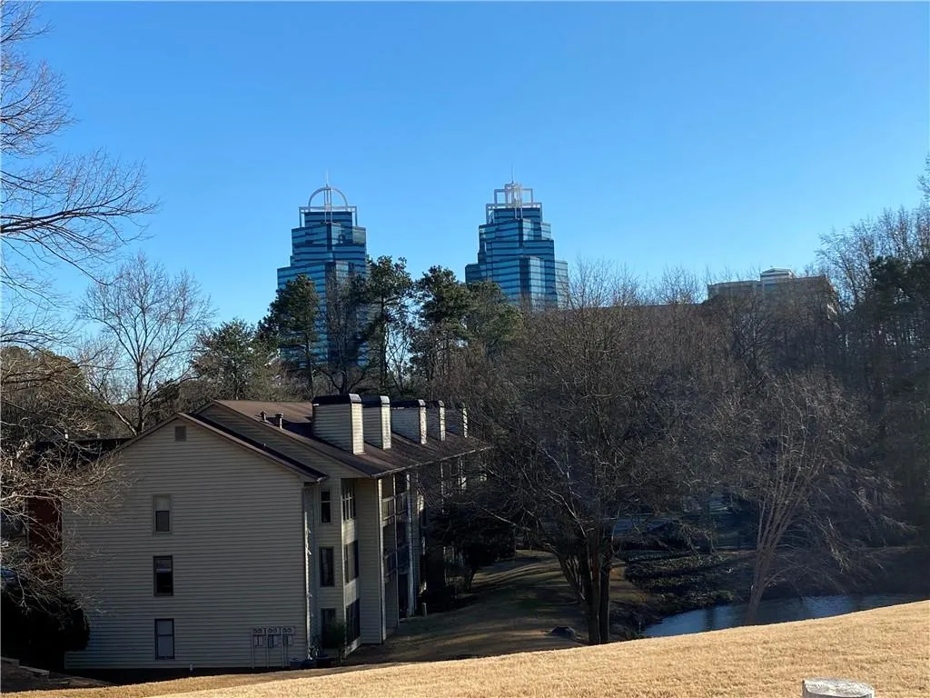 60 Dunwoody Springs Drive, Atlanta, Georgia 30328, 2 Bedrooms Bedrooms, ,2 BathroomsBathrooms,Residential,Sold,60 Dunwoody Springs Drive,7004857