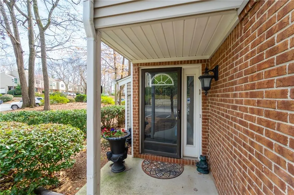 60 Dunwoody Springs Drive, Atlanta, Georgia 30328, 2 Bedrooms Bedrooms, ,2 BathroomsBathrooms,Residential,Sold,60 Dunwoody Springs Drive,7004857