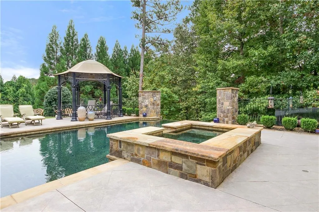 5480 Claire Rose Lane, Atlanta, Georgia 30327, 6 Bedrooms Bedrooms, ,7 BathroomsBathrooms,Residential,Sold,5480 Claire Rose Lane,6802173