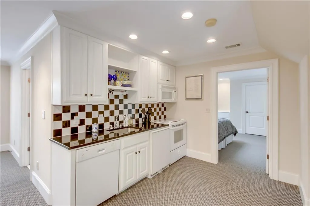 5480 Claire Rose Lane, Atlanta, Georgia 30327, 6 Bedrooms Bedrooms, ,7 BathroomsBathrooms,Residential,Sold,5480 Claire Rose Lane,6802173